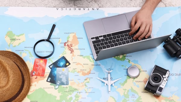 Como economizar nas viagens durante a alta temporada