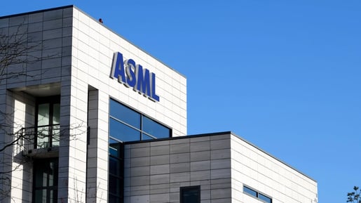 ASML (3T26): lucro mais que dobra e projeção de 2026 sobe