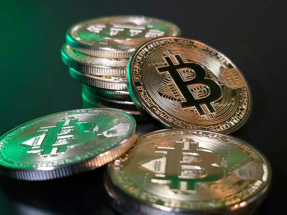 Por que o BTC subiu hoje? Criptomoeda chega a US$ 92 mil