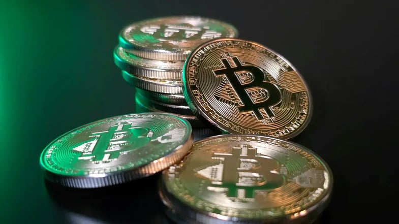 Bitcoin hoje chega a US$ 92 mil em meio à tensão geopolítica
