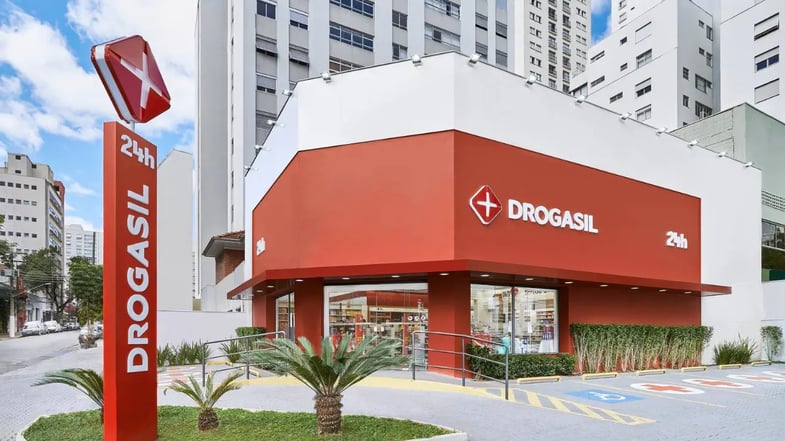 RD Saúde (RADL3) decepciona no 1T25 e ações despencam. Vale a pena comprar na queda?