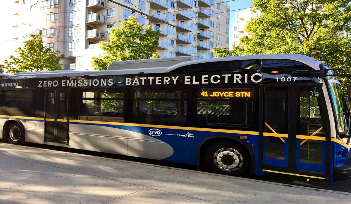O ônibus elétrico da BYD produz baixa emissão de carbono e é eficiente. 