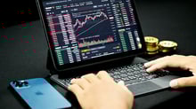 Qual criptomoeda comprar hoje? Guia para investidores
