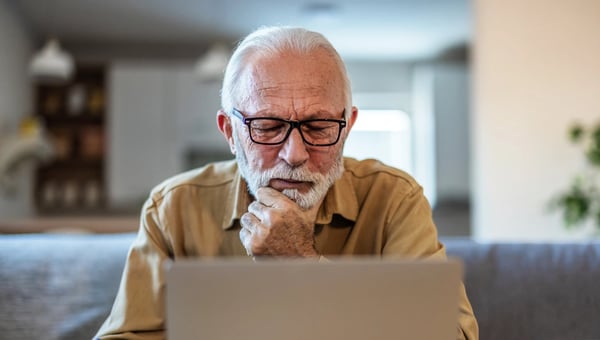 Idade mínima para a aposentadoria vai mudar em 2025? Saiba como não depender do INSS