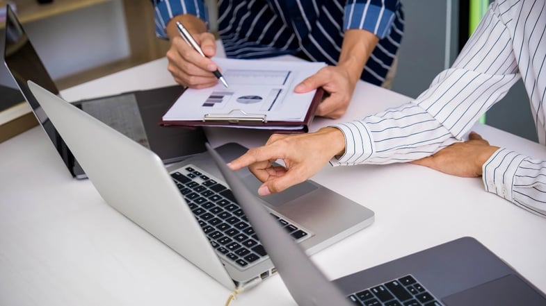 As melhores empresas que batem o Ibov e o CDI na crise
