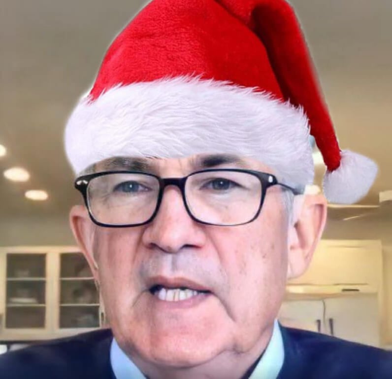 Jerome Powell com chapéu de Papai Noel.