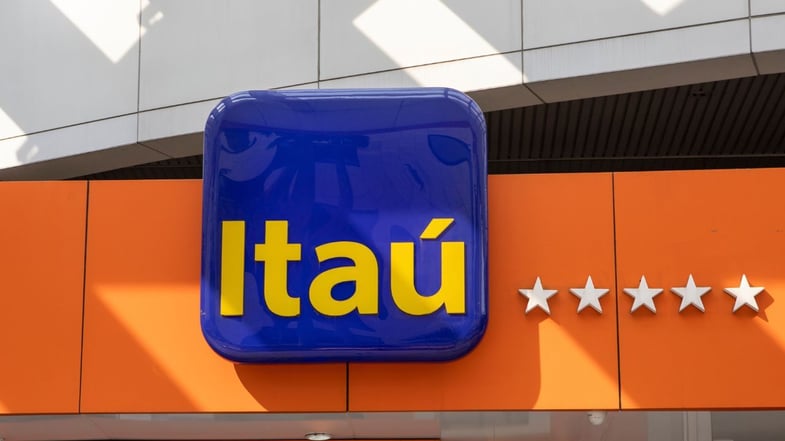 Itaú (ITUB3) lucra R$ 9,4 bi no 4T23 e anuncia dividendos extraordinários; veja o valor