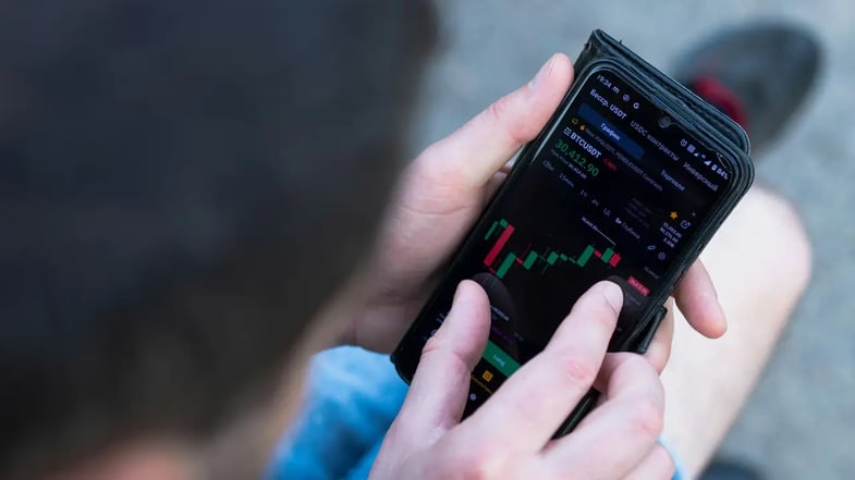 Corretora de criptomoedas some do Brasil e deixa clientes sem suporte