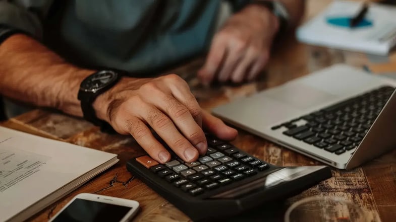 IR 2026: como pagar menos Imposto de Renda? Veja dois casos reais