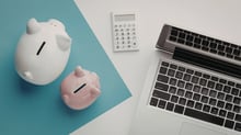O que é a regra 50-30-20 e como aplicá-la na sua vida financeira