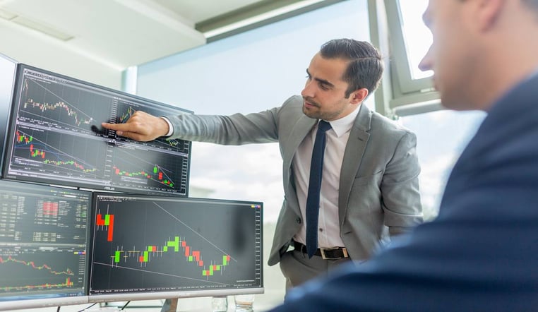 Ondas de Elliot: entendendo os padrões de mercado