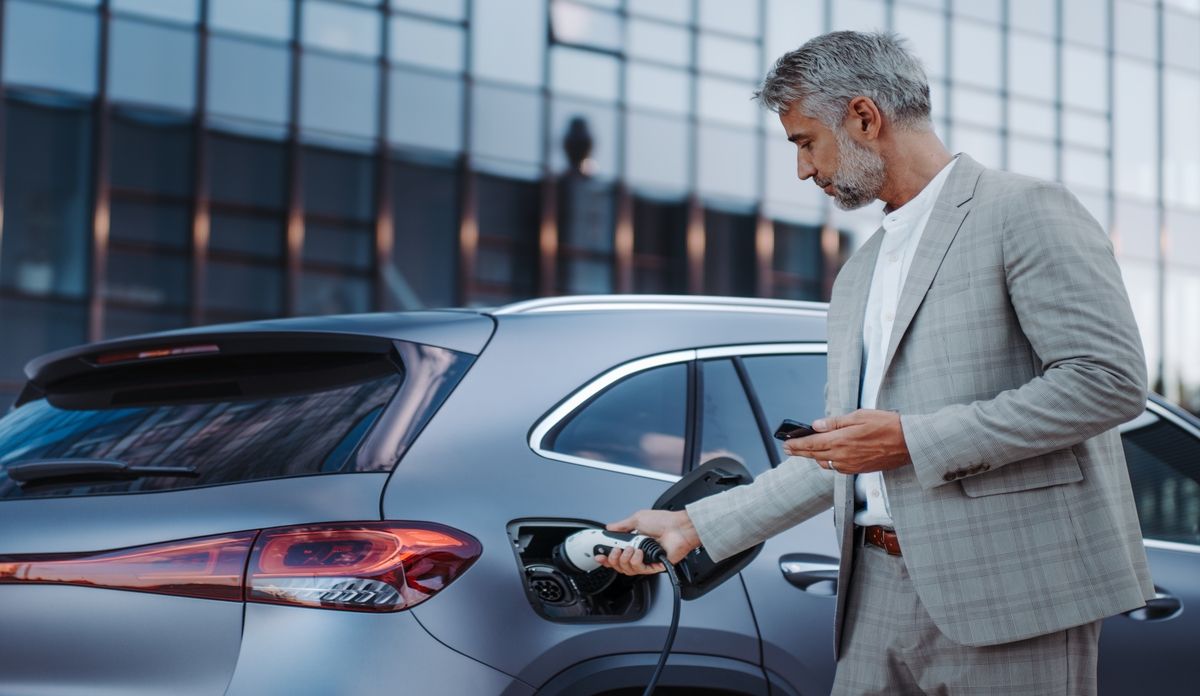 O custo para recarregar o carro elétrico varia conforme uma série de fatores. 