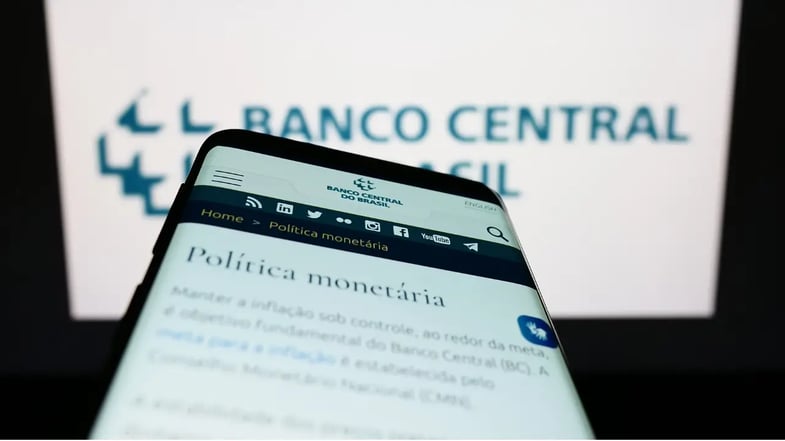 Superquarta: EUA e Brasil decidem juros em meio ao tarifaço