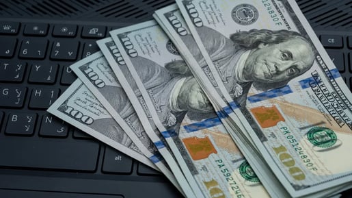 Dólar hoje dispara mais de 3% e vai a R$ 5,81 após China retaliar tarifas dos EUA