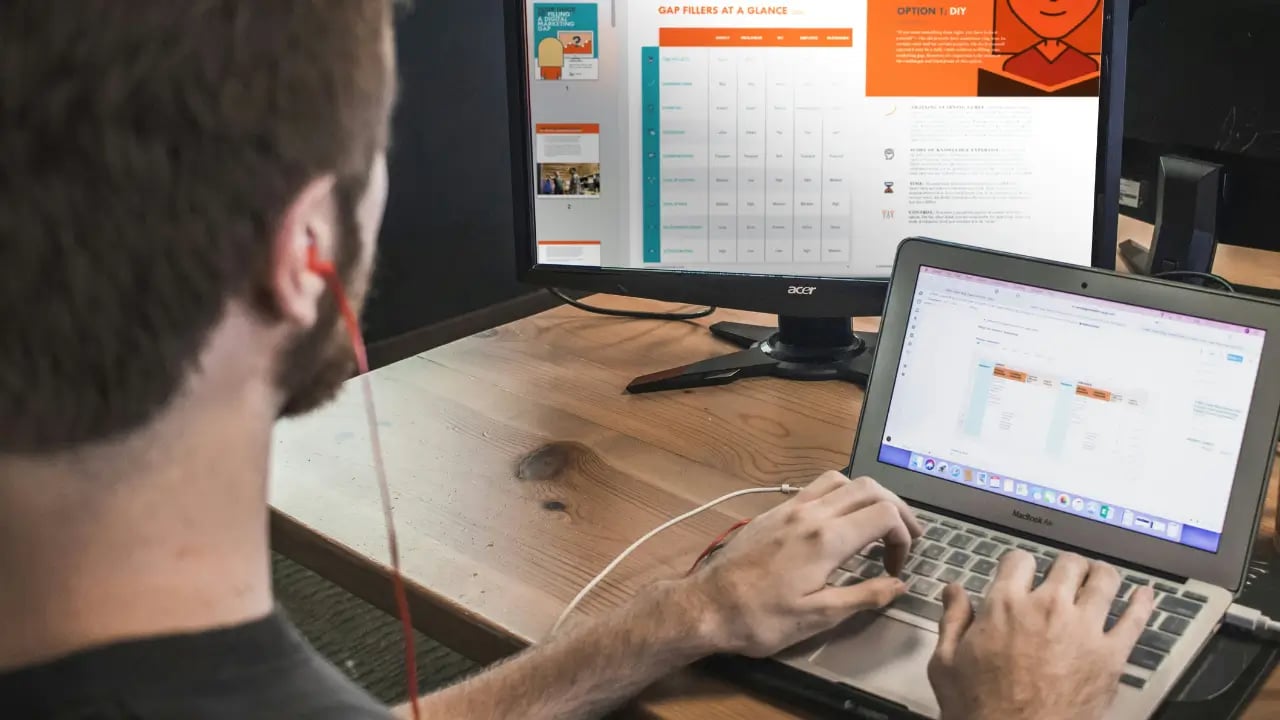 Lucro da TOTVS (TOTS3) sobe 26% em 2025