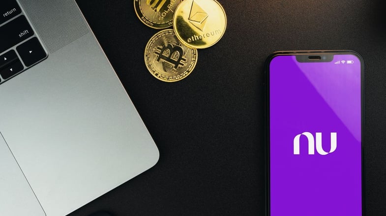 Nubank anuncia saques de Bitcoin e criptomoedas em 2024