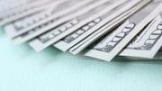 Dólar na carteira: quanto manter com a dívida pública em alta?