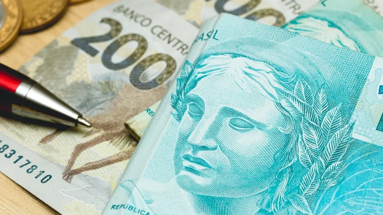 Prefixados perto de 15% ao ano: investir agora ou esperar?
