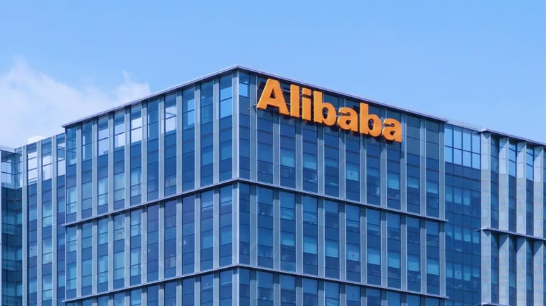 Alibaba no 3T25: margens caem com investimentos em IA