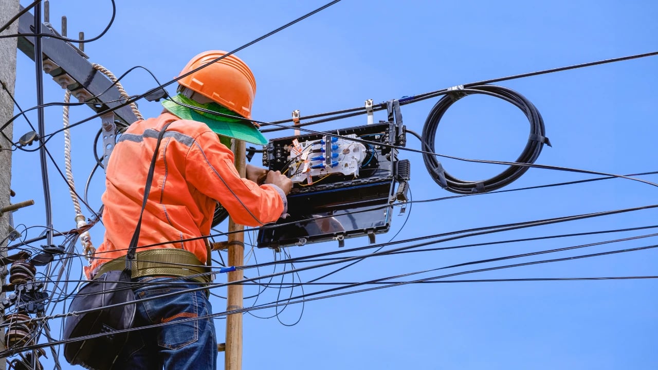 CPFL (CPFE3) reporta lucro líquido de R$ 1,6 bilhão. Vale a pena investir?
