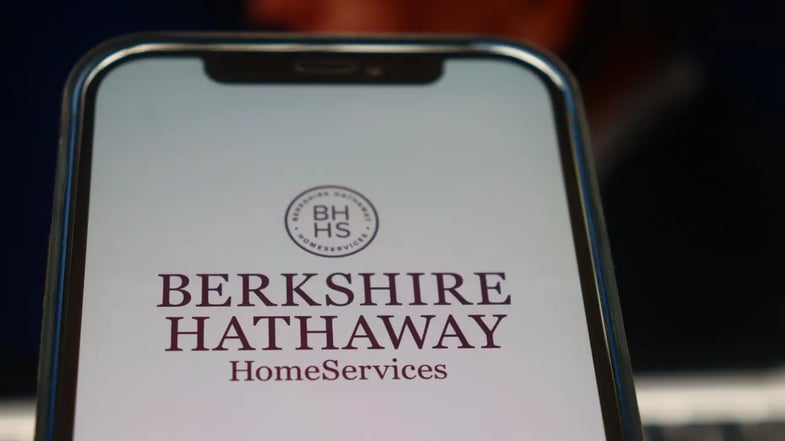 Warren Buffett anuncia aposentadoria e confirma Greg Abel como sucessor