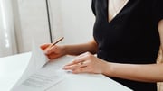 O que é espólio? Como funciona, quem paga as dívidas e como declarar no IR