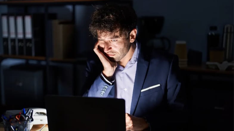 Por que você acerta ao comprar dólar e erra ao investir