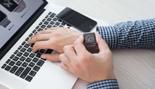 Apple pausa venda de Apple Watches nos EUA devido à disputa de patentes