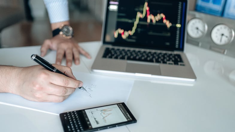 Vale a pena fazer aluguel de ações? Entenda como funciona na prática