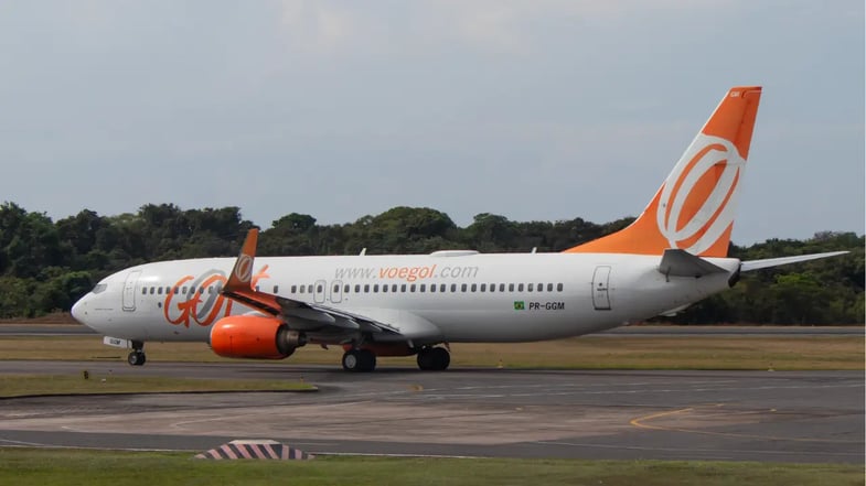 Gol (GOLL54) tem queda de 60,8% no prejuízo no 2º tri. Vale a pena investir?
