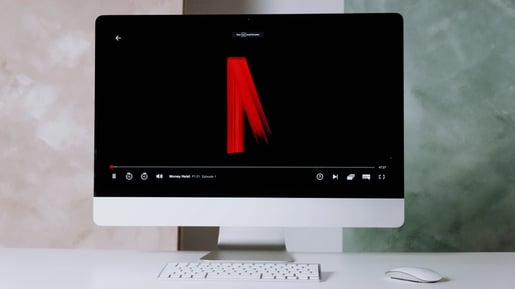 Netflix: mais uma forte queda após o resultado do 2T26. O modelo de crescimento quebrou?