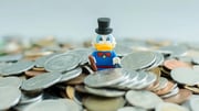 Investidores do Tesouro Direto perdem 28% em 12 meses. Devo vender meu título antes do prazo?