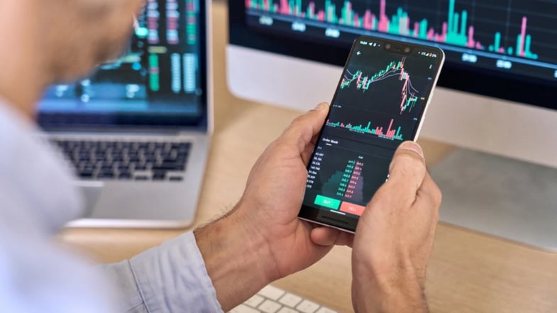 Ibovespa em maio: varejistas brilham entre as maiores altas do mês