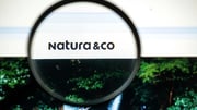 Natura (NTCO3) registra prejuízo líquido 84% menor no 1T25. É hora de investir?