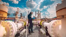 Brava Energia (BRAV3) atinge produção recorde de 88,5 mil barris por dia
