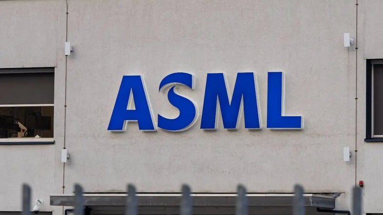 ASML 4T25: Resultados em linha, mas pedidos surpreendem