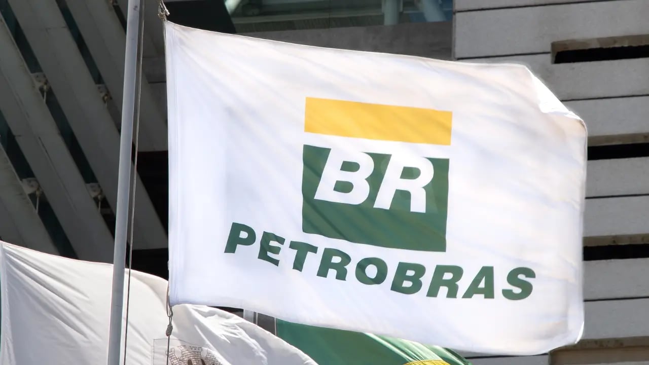 Petrobras (PETR4) registra lucro de US$ 6 bilhões no 3T25 e anuncia dividendos