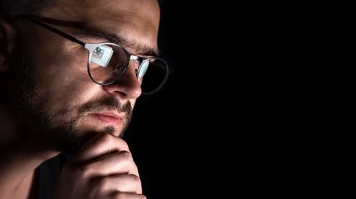 Decisões emocionais nos investimentos: como evitar erros