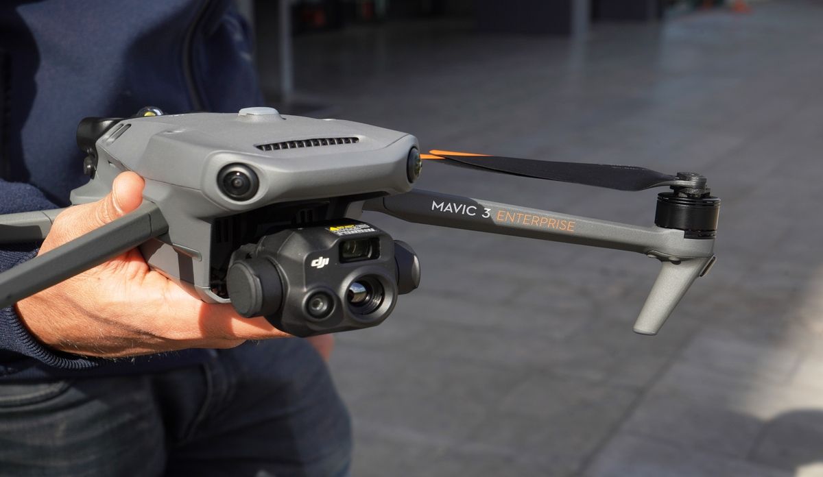 Os drones DJI da linha Mavic oferecem configurações com tecnologia de áudio e vídeo de ponta. 