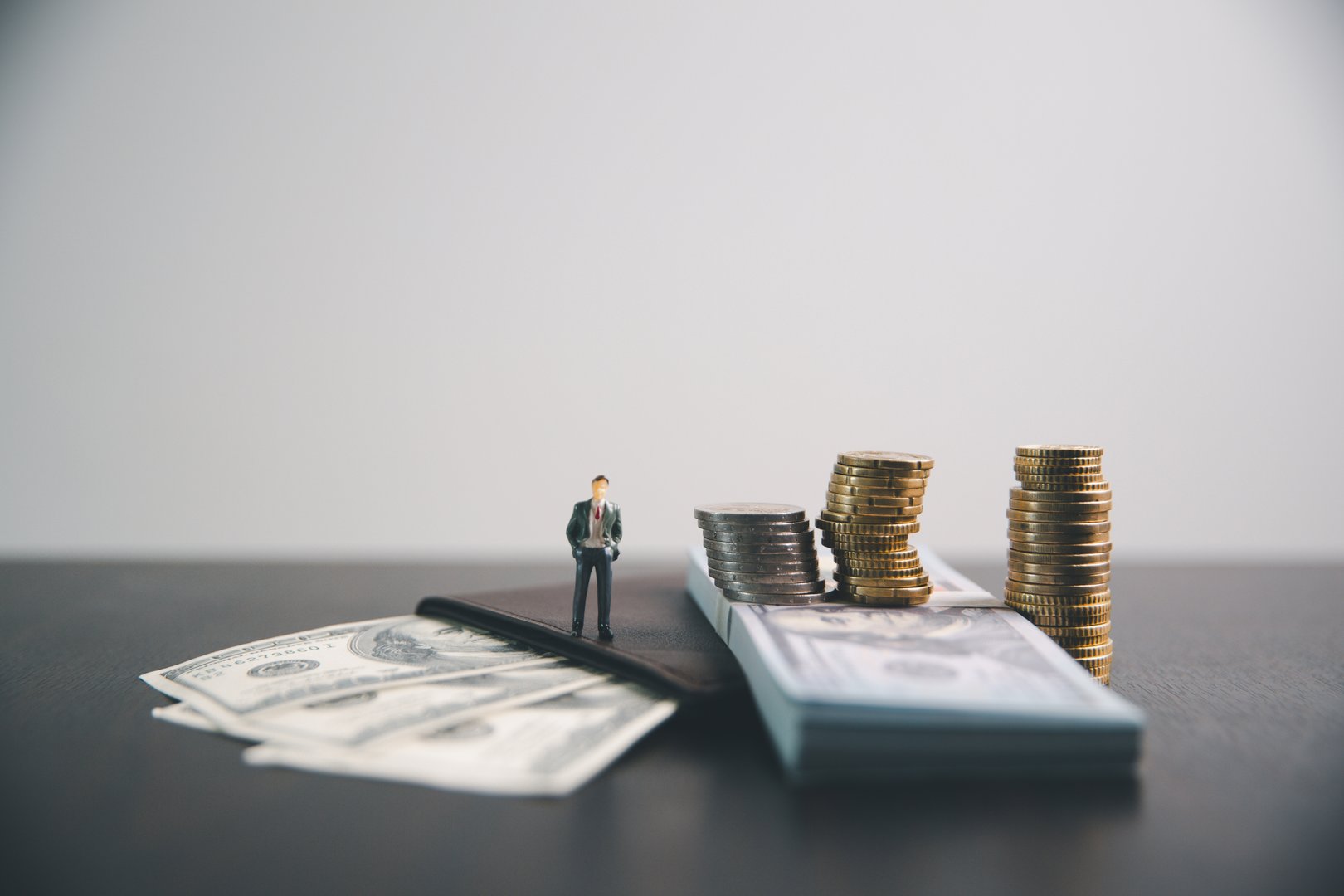 Oportunidades nos FIIs com a Selic alta: como investir no momento certo