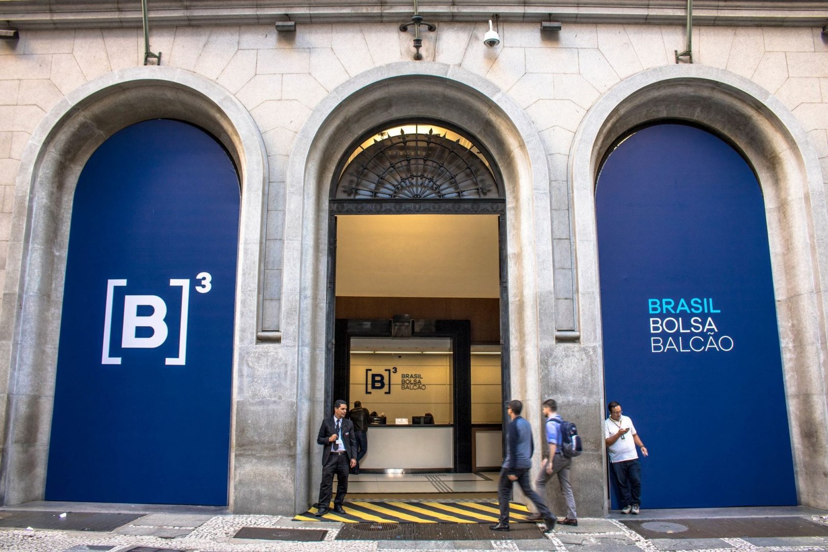 Por que a Bolsa caiu depois de quase chegar aos 200 mil pontos?