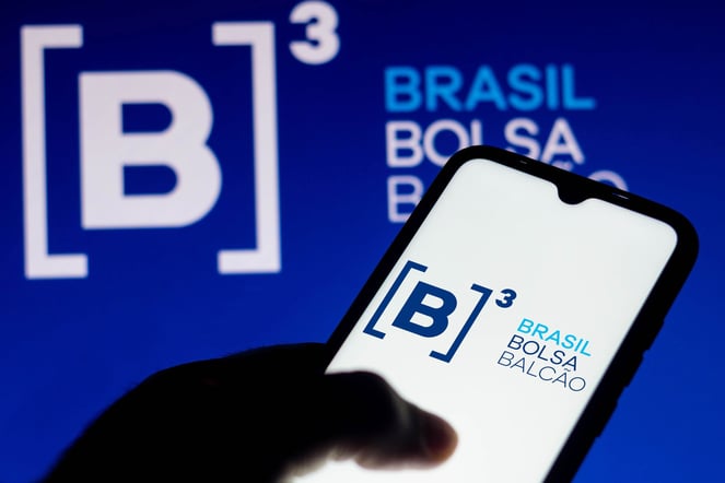 Escala de rating da S&P classifica Brasil com perspectiva positiva. Ibovespa sobe 2%