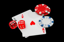 Por que PRIO3 é o par de Ases no poker?