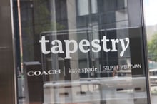 Tapestry compra Capri Holdings (CPRI), dona da Michael Kors e Versace