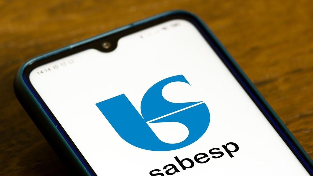SBSP3 fecha em queda após novidades sobre privatização da Sabesp