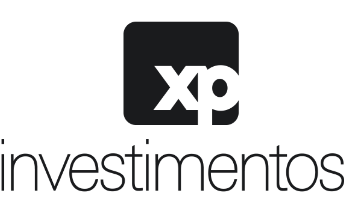 Logotipo da XP Investimentos, uma das melhores corretoras de investimentos do Brasil, sobre fundo branco