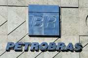 Ações da Petrobras desabam com proposta para mudar estatuto